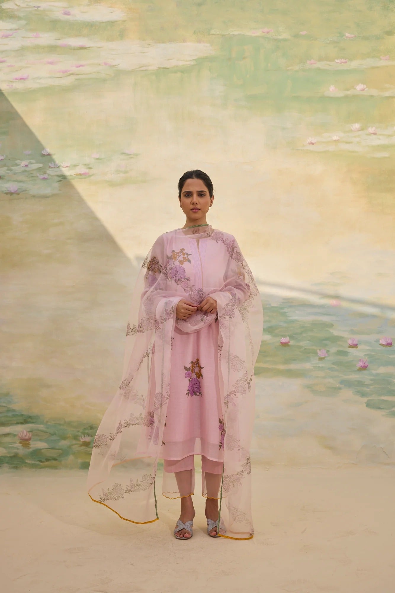 elegant blush pink floral printed tabby organza kurta pant set with dupatta