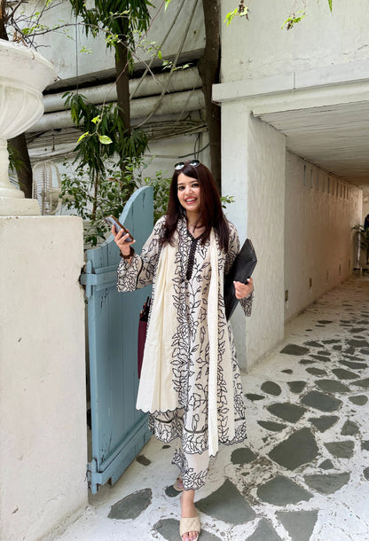 Gul-e-Khaas Black and White Cotton Suit Set with Dupatta