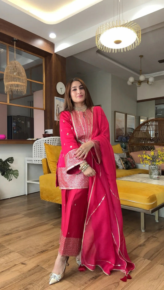Elegant Fuchsia Pink Embroidered Kurta Pant Set with Dupatta
