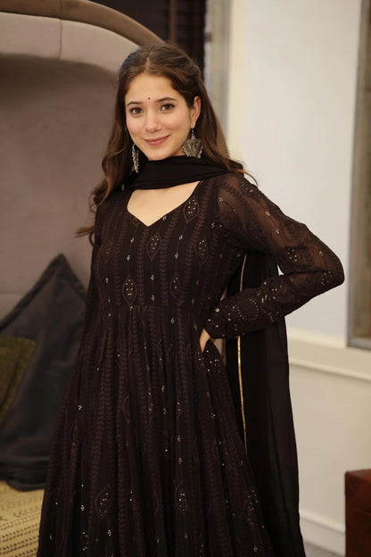 SANAYA'S' BLACK Or RED SUIT SET -01