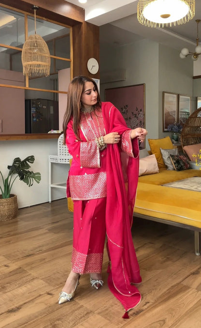 Elegant Fuchsia Pink Embroidered Kurta Pant Set with Dupatta