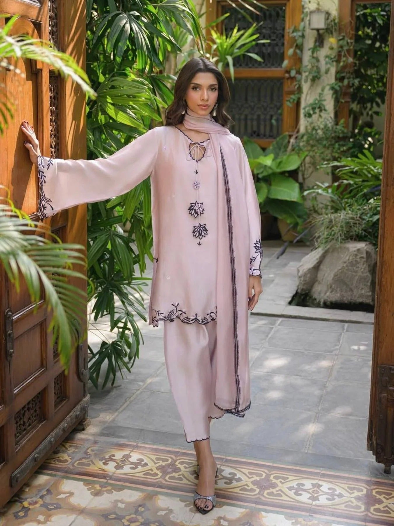 hot selling pastel pink designer natural crep silk farshi pant suit with dagha embroidery lace border and georgette dupatta