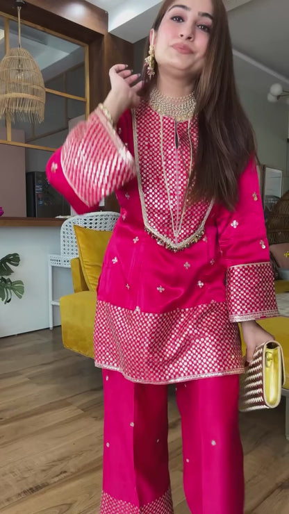 Elegant Fuchsia Pink Embroidered Kurta Pant Set with Dupatta
