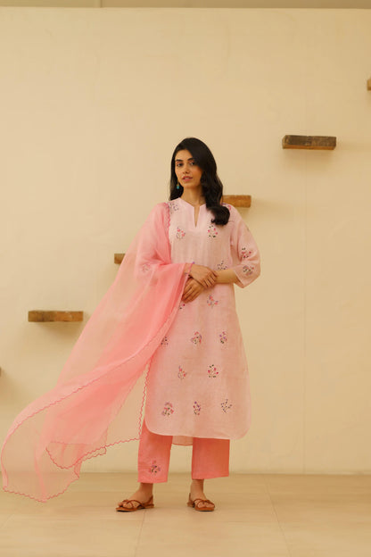 Pink Floral Embroidered Mal Chanderi Kurta Set with Organza Dupatta for Women